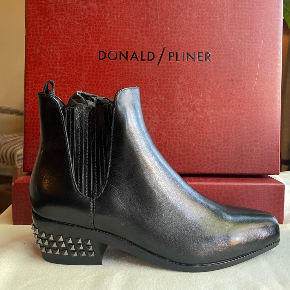 DONALD PLINER boots NEW! Black leather smooth with silver studs hardware heel
